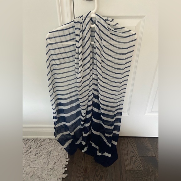 Bundle of Scarves - Picture 4 of 4